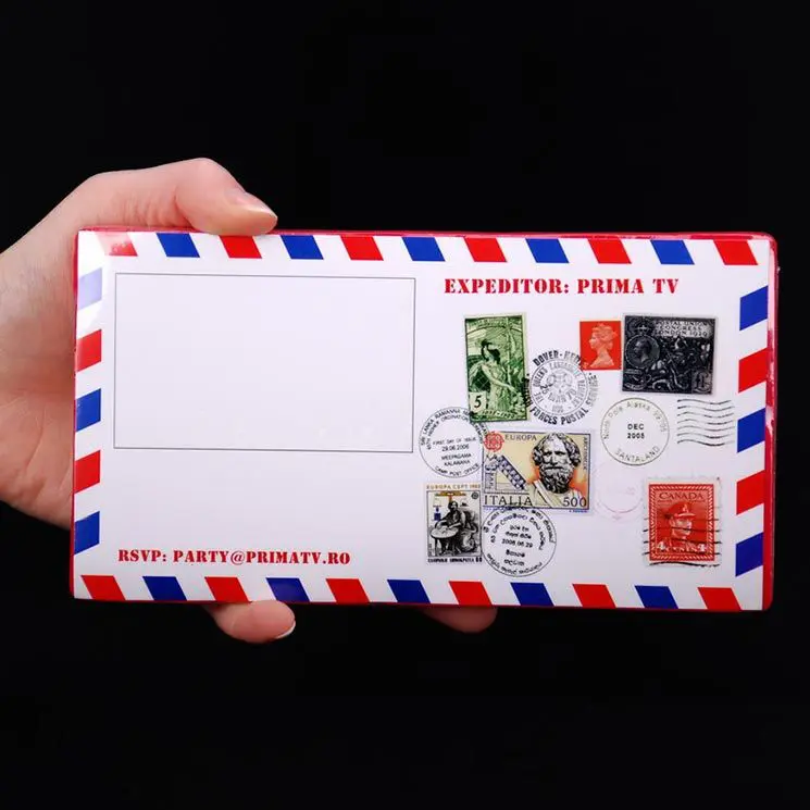 Tricouri comprimate in forma de carte postala