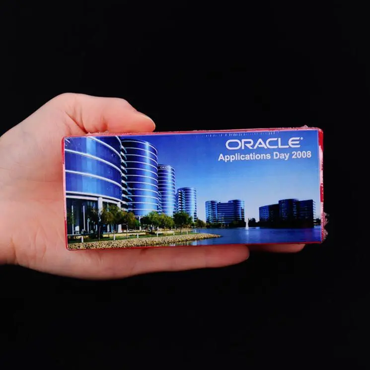 Tricouri comprimate in forma de dreptunghi