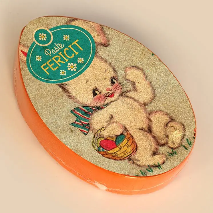 Tricouri comprimate in forma de ou